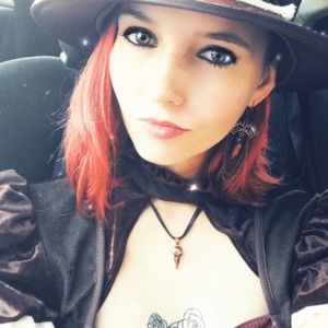 Meet your Posher, Danielle